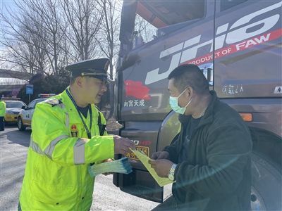 区交通运输局：上路入企宣传治超工作