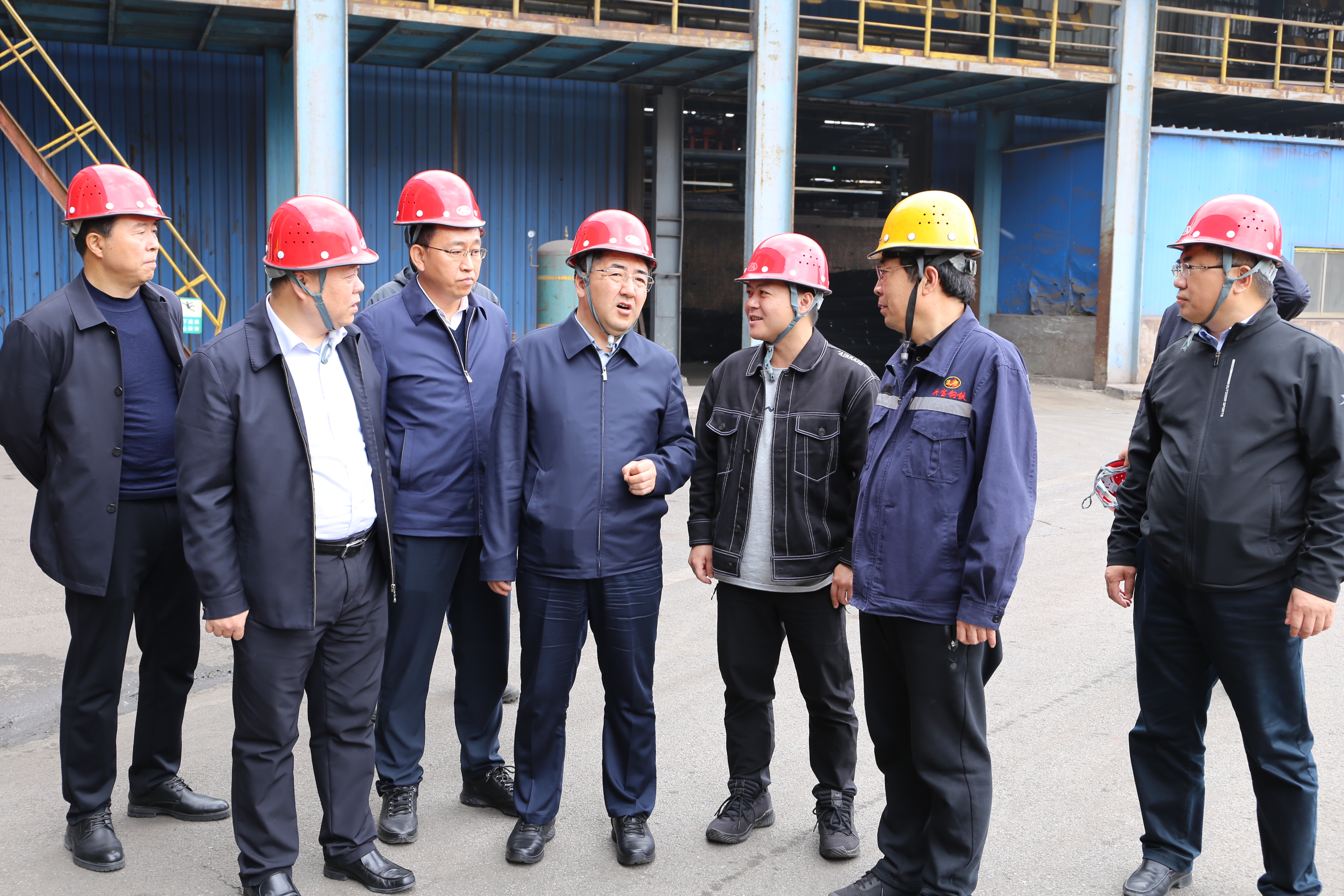 张利锋在兴宝钢铁调研