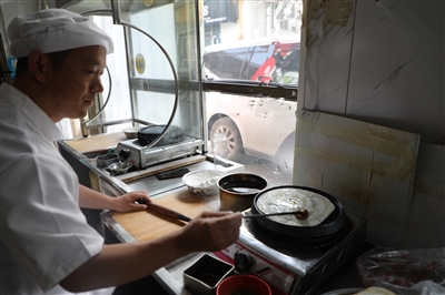 “甩饼”甩得好 “路广”路更广
