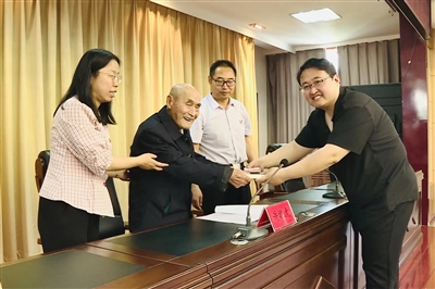 许振虎：桑榆虽晚坚守初心 大额党费感念党恩