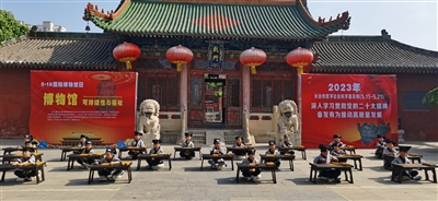 萌娃走进博物馆 切身感受传统美