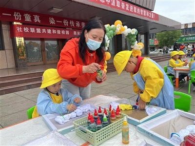 欢度童年 拥抱快乐 放飞梦想