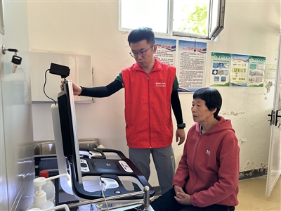 服务群众送健康