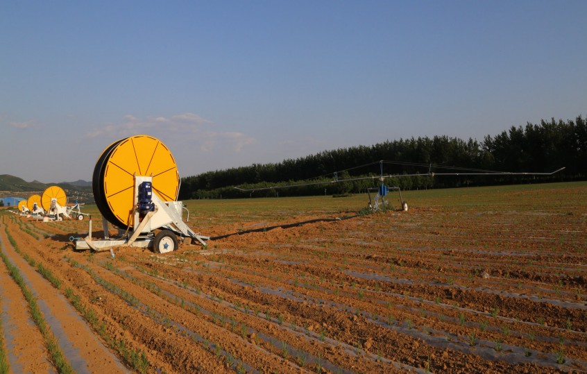 喷灌技术 “解渴”农田