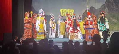 炎炎夏夜 戏曲声声