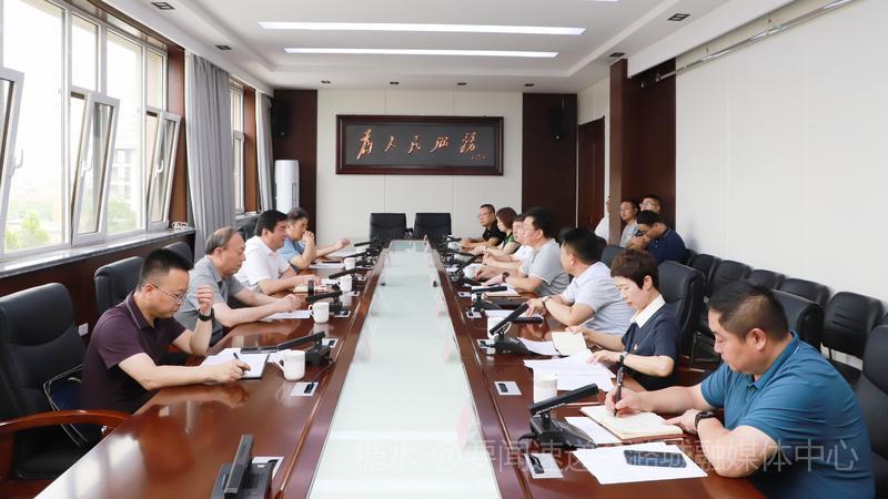 段尧刚与长治医学院党委常委、副院长尚进平举行工作座谈