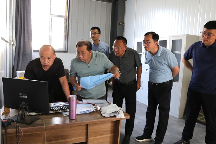 柴哲在潞城数智互联产业园调研