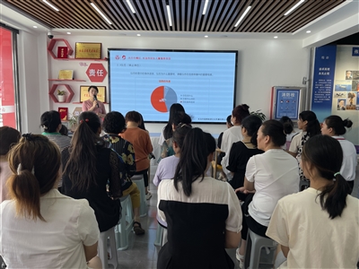 东华社区： “点单”宣讲 派送上门