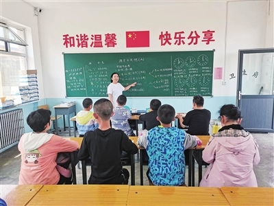 用爱心浇灌“迟开的花朵” ——记第七届敬业奉献“长治好人”申海平