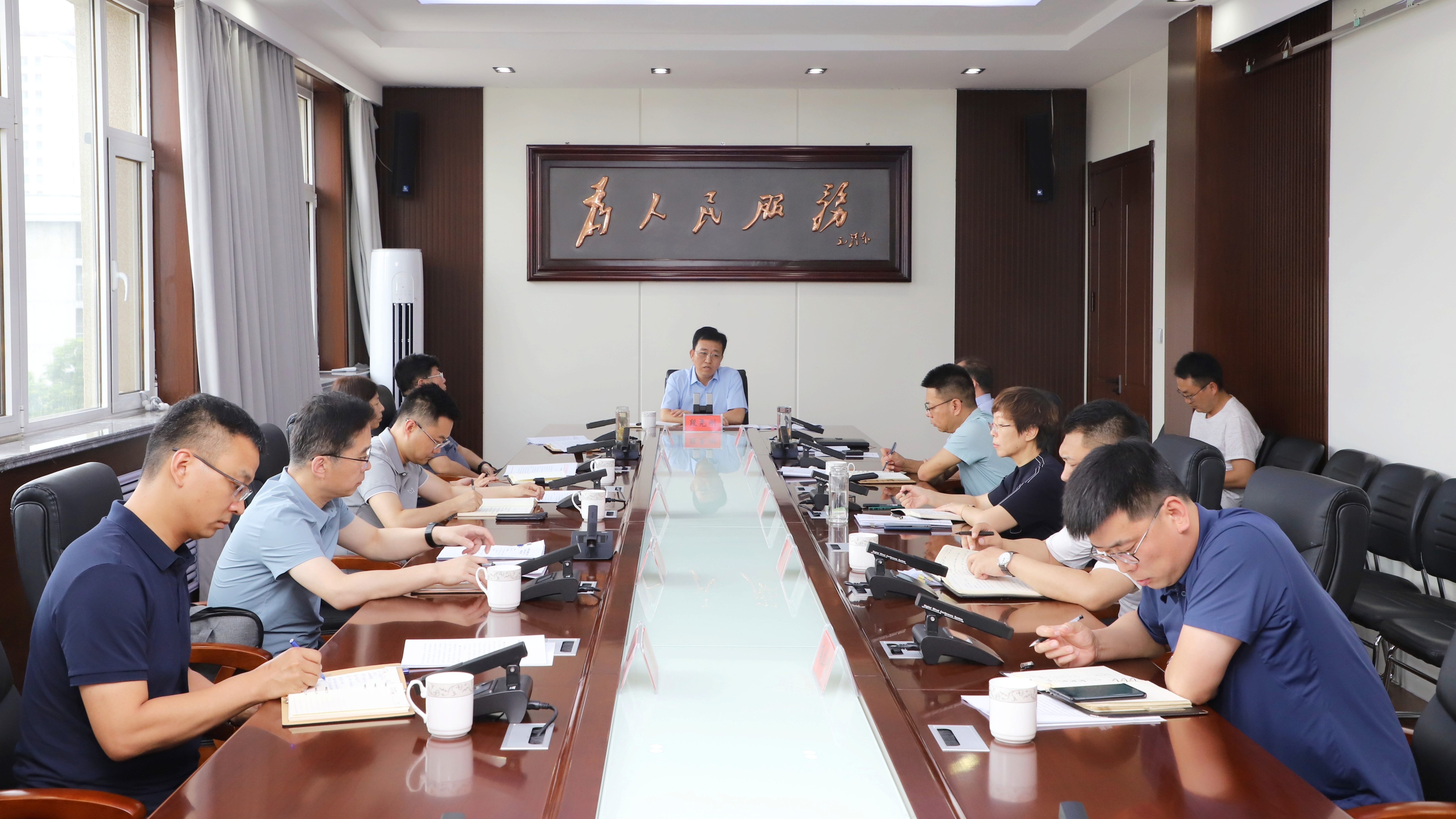 区委常委会召开会议