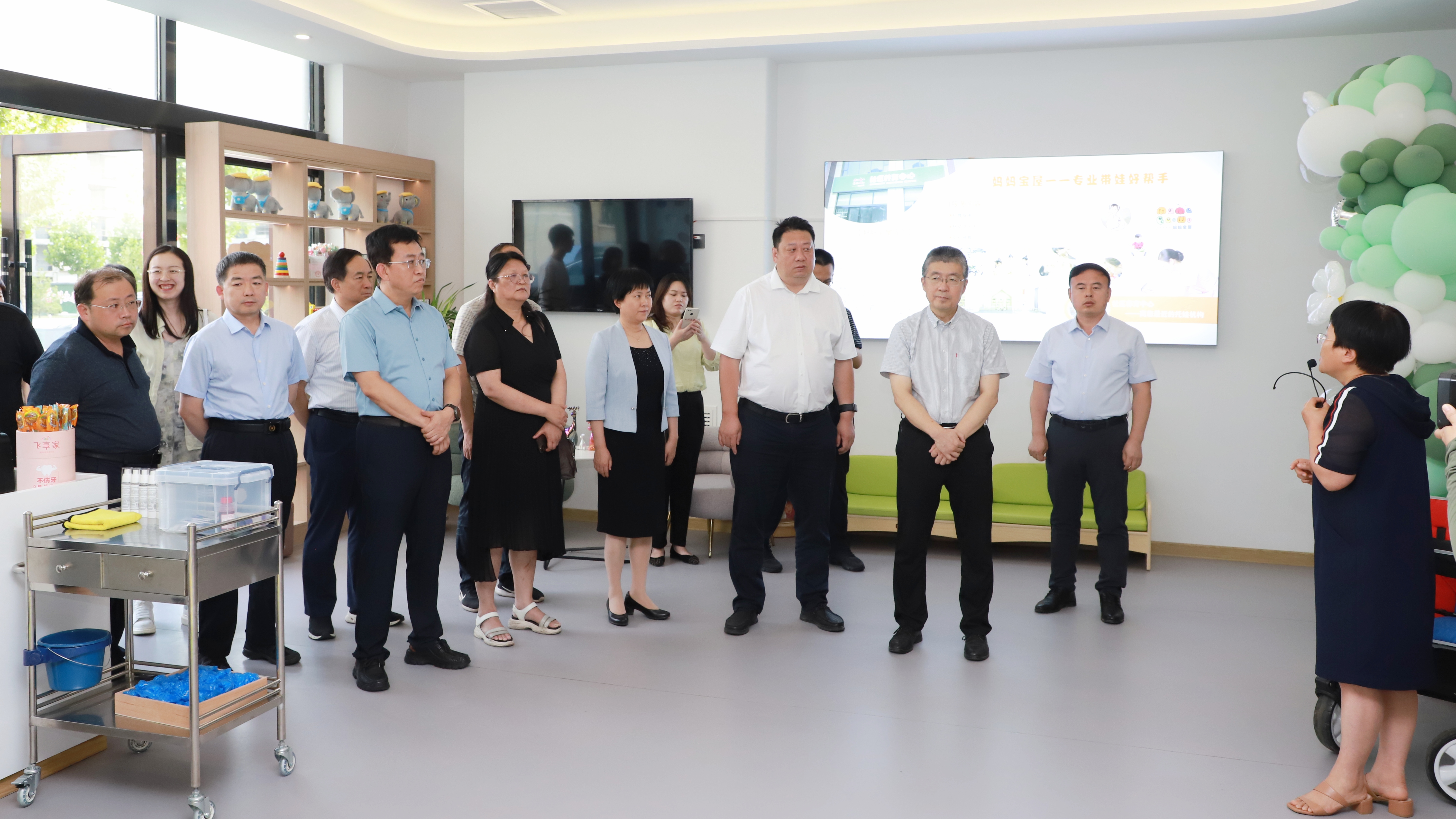 国家卫生健康委调研组在我区调研托育工作