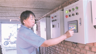 西靳村：“智慧大棚”结出幸福果