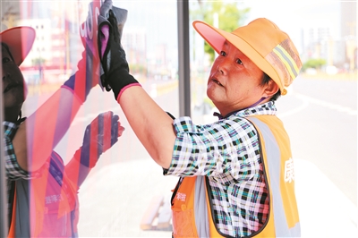 无惧“烤”验——致敬高温下的劳动者