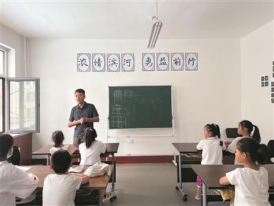 滨河社区： 悠悠汉字情 书写润心灵