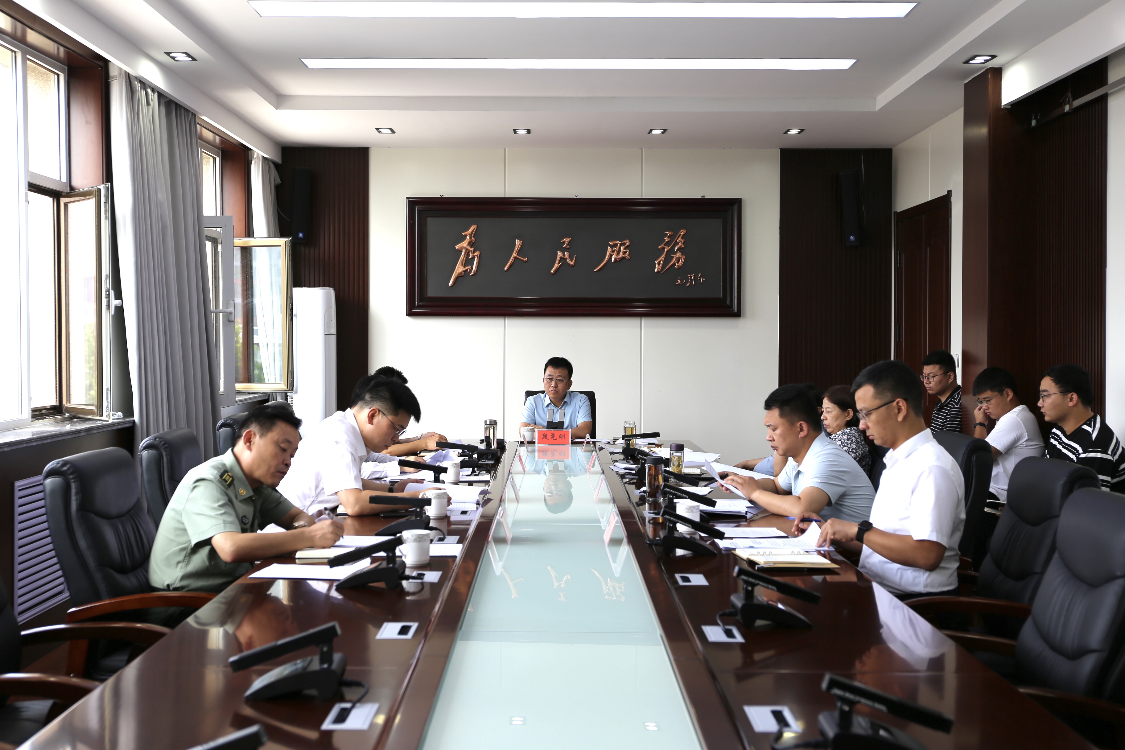 区委常委会召开会议