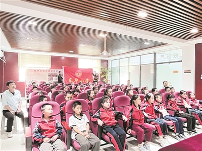 东华社区： 扎实开展“红心向党 勿忘国耻 振兴中华”主题教育活动