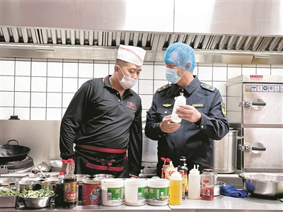 严查“两节”市场 保障“舌尖”安全