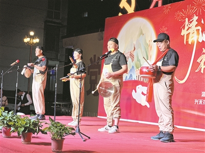 学府社区：情满中秋 礼赞国庆