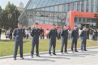 “蓝朋友”的国庆假期