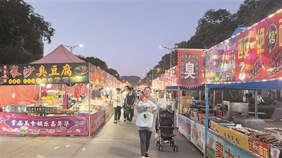 西街集市里的“人间烟火”