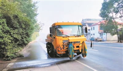 潞城公路段： 多举措强化秋冬季扬尘治理