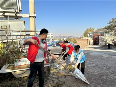 东华社区： 志愿服务进小区 清洁家园暖人心