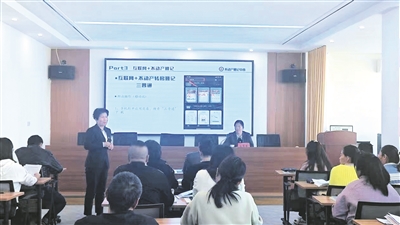 区自然资源局： 不动产知识宣讲活动到社区