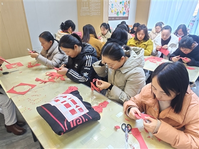 南华社区： 体验剪纸文化 领略非遗之美