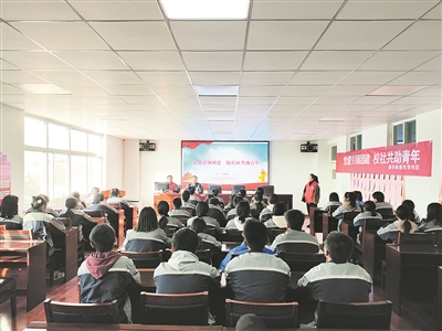 学校社区共携手 结对帮扶同发展