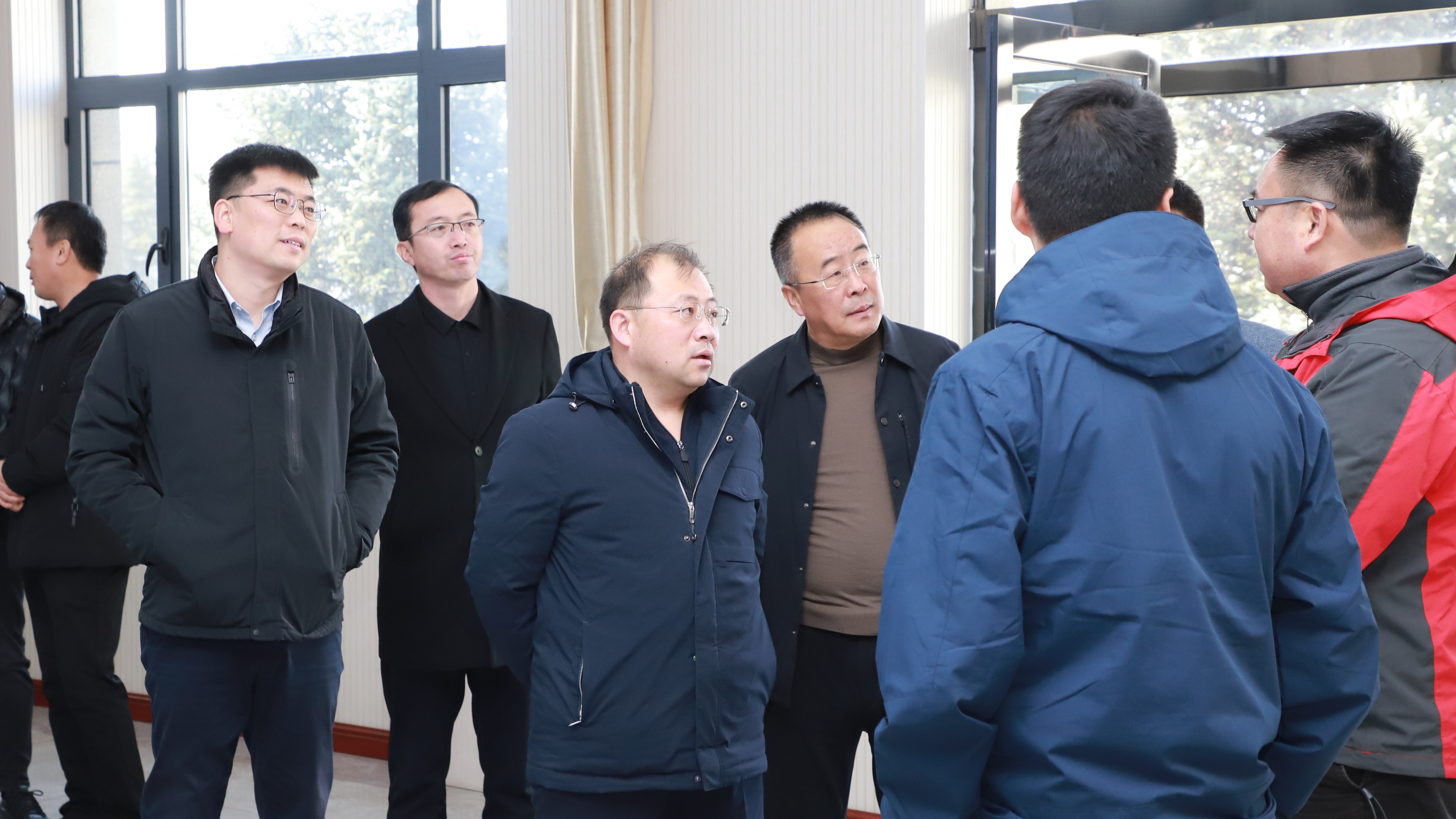 企业考察团在我区参观考察