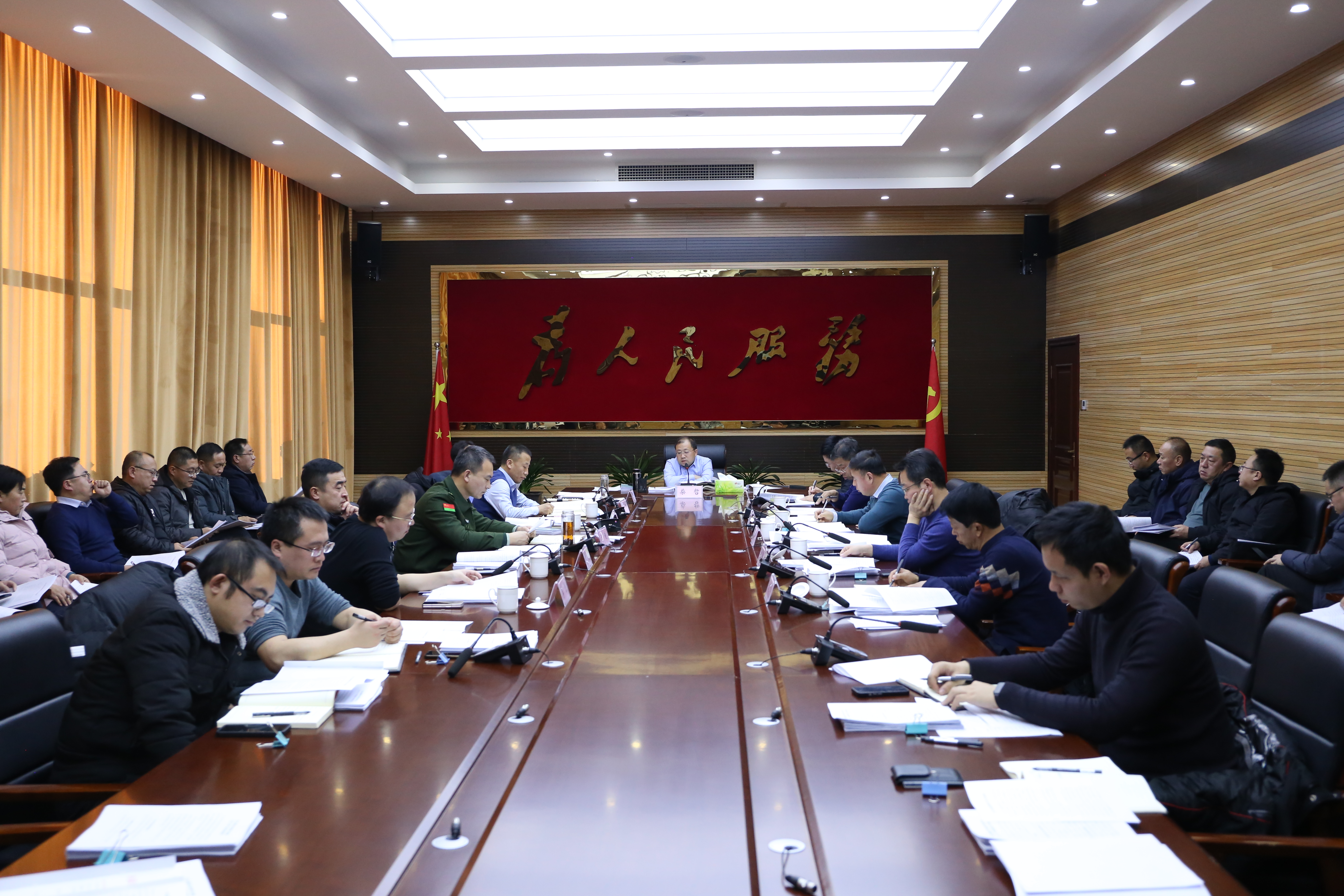 区政府召开常务会议