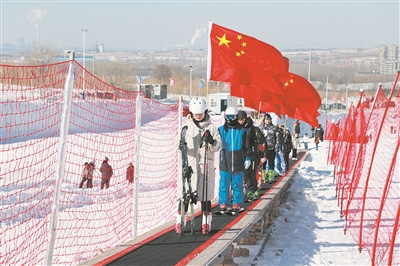 卢医山滑雪场：冰雪经济赋能高质量发展