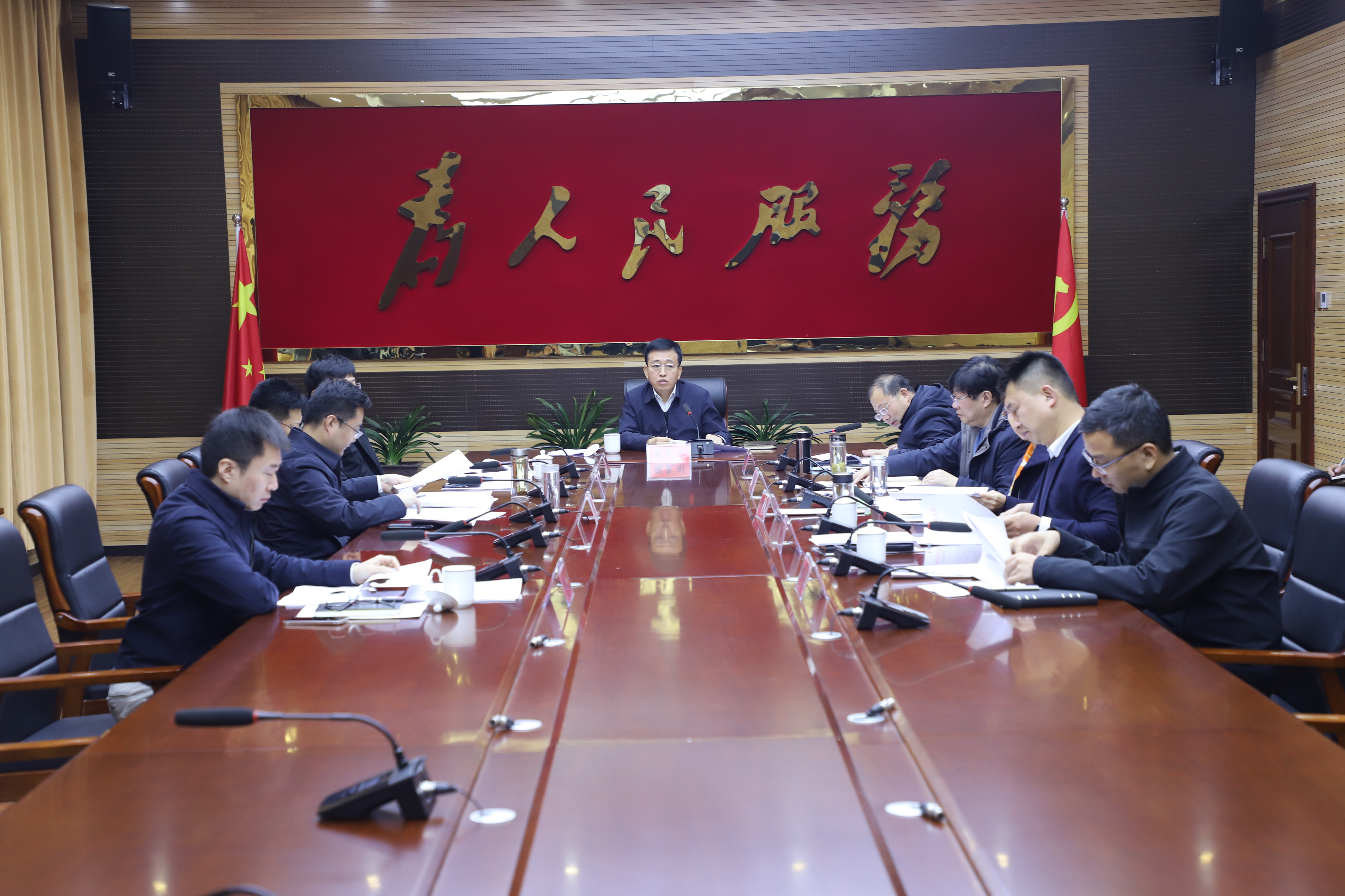 区委常委会召开会议