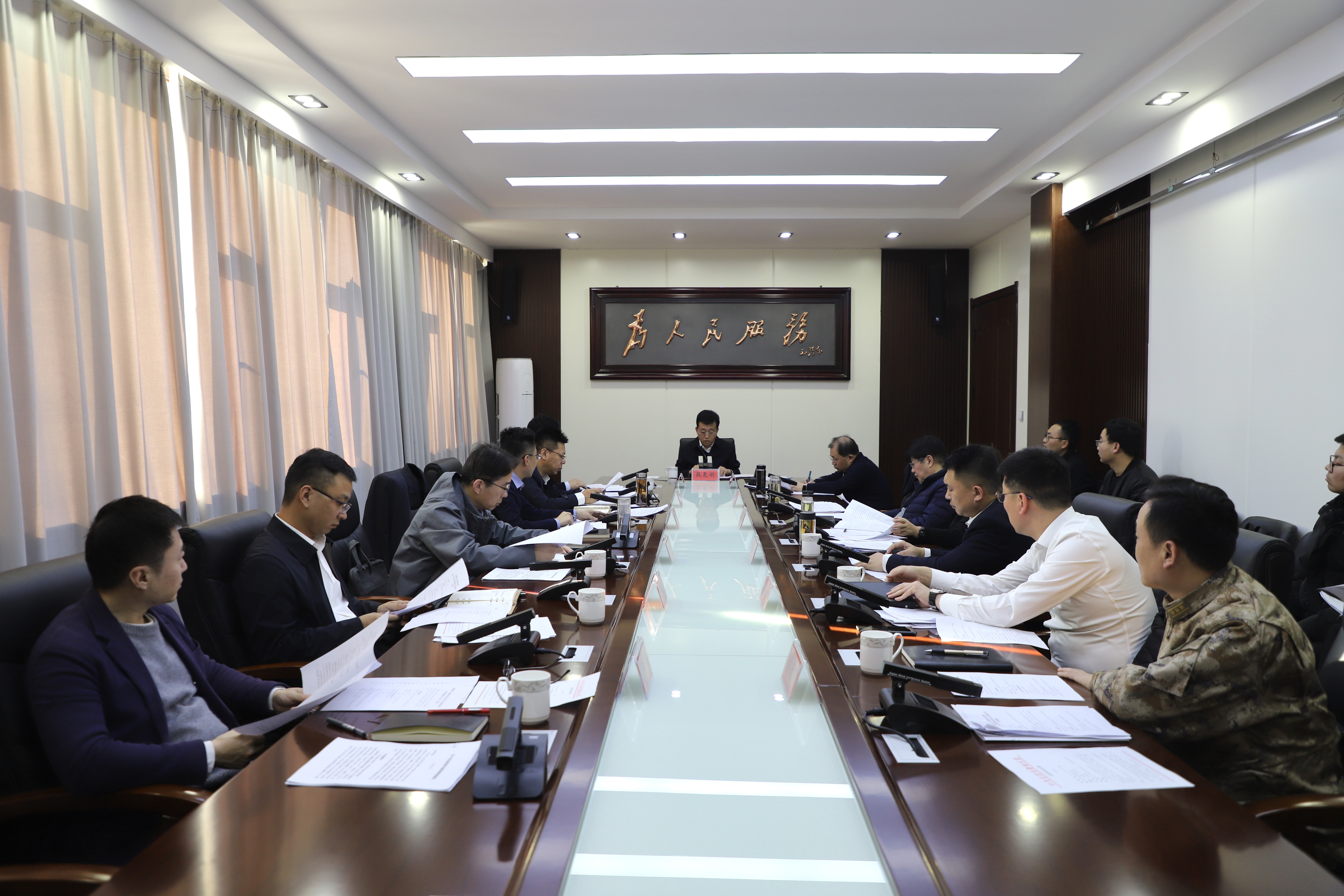 区委常委会召开会议