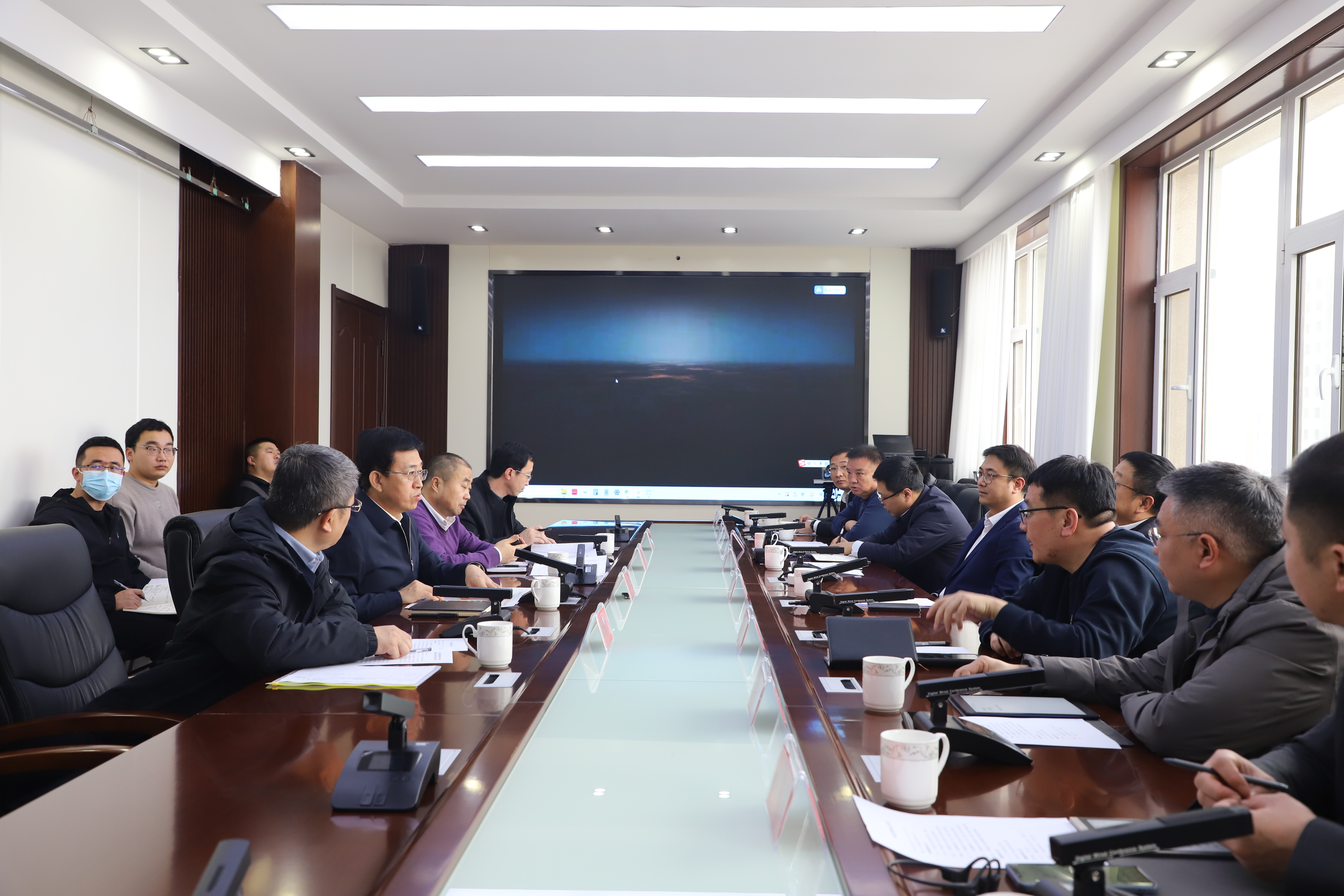 段尧刚与中国能建山西电建等来访企业代表进行座谈