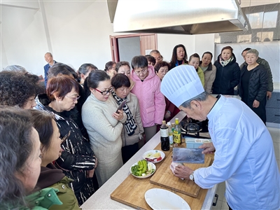 区老年大学：上“银龄课堂” 过幸福晚年