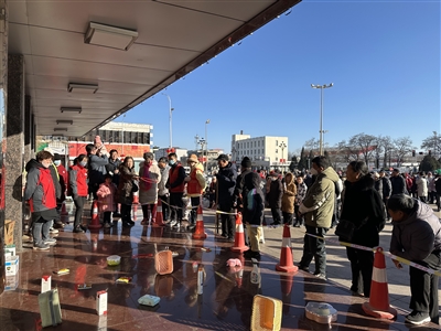 天脊社区： 公益集市进社区 贴心服务在身边