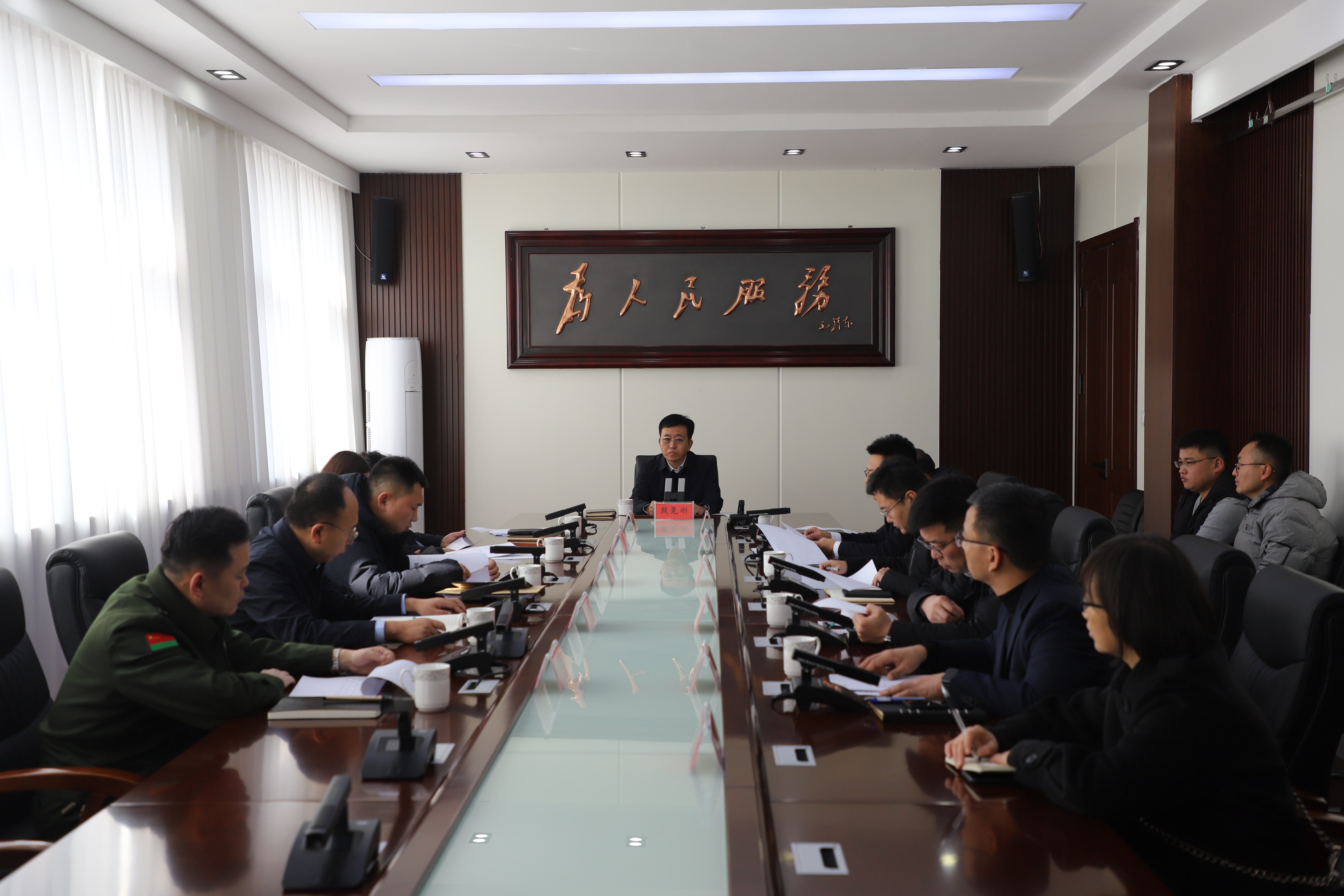 区委常委会召开会议