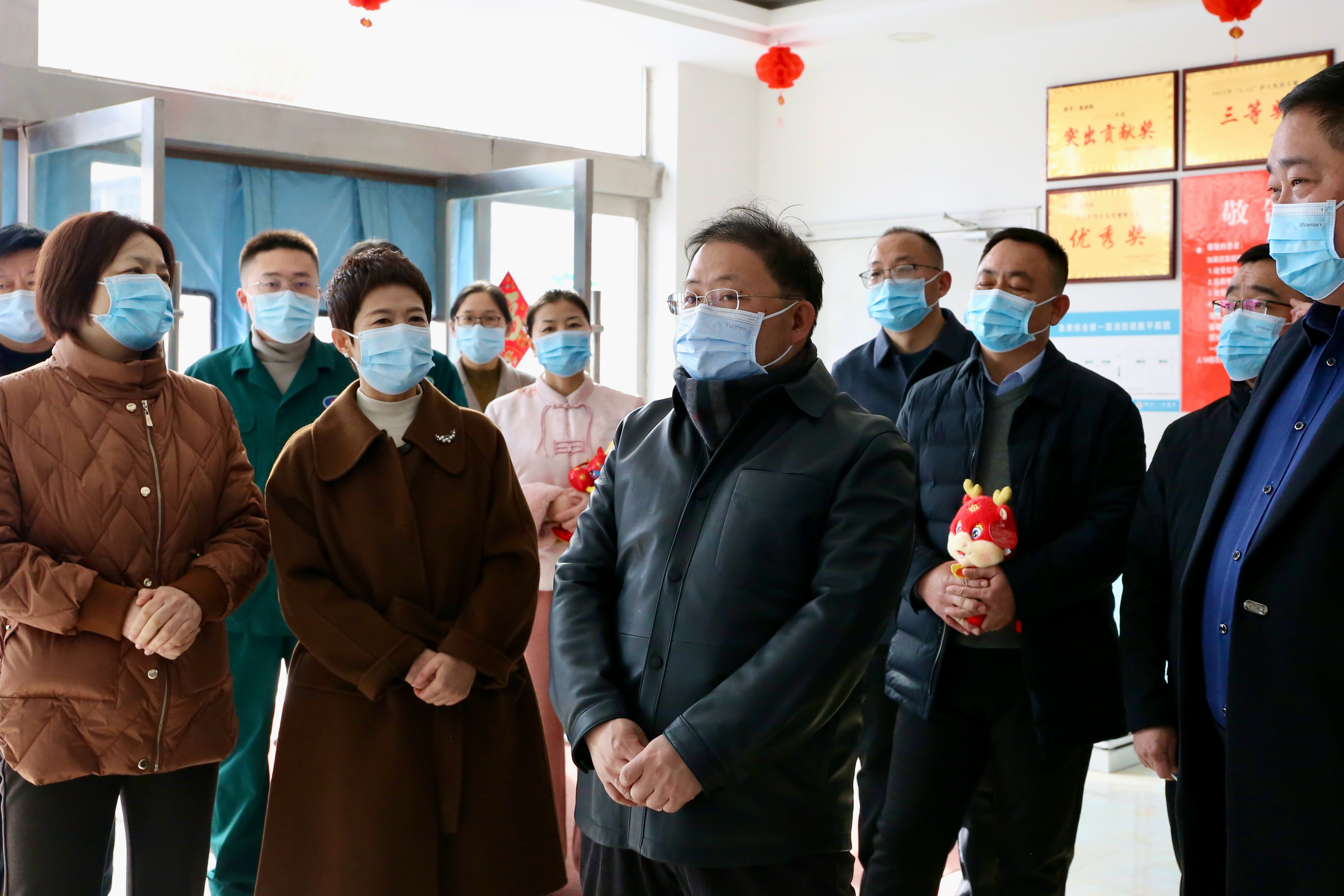 柴哲走访慰问春节期间坚守一线的干部职工