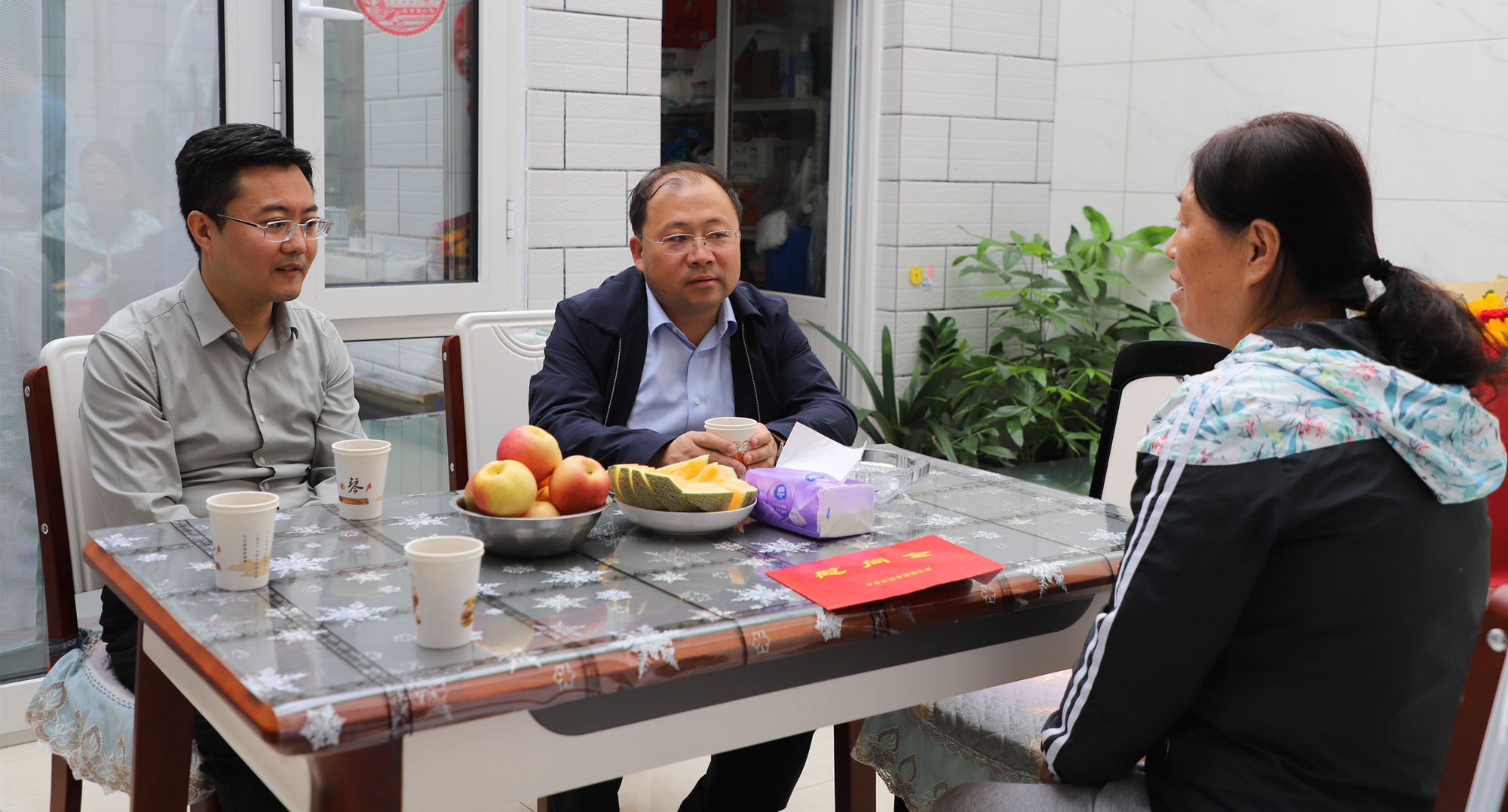 柴哲“十一”前夕走访慰问因公殉职党员家属