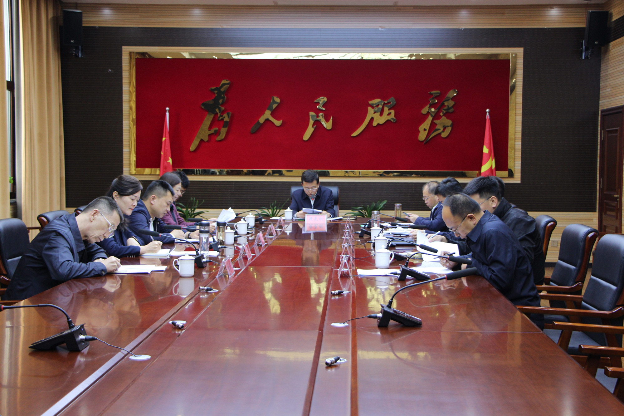 区委常委会召开会议