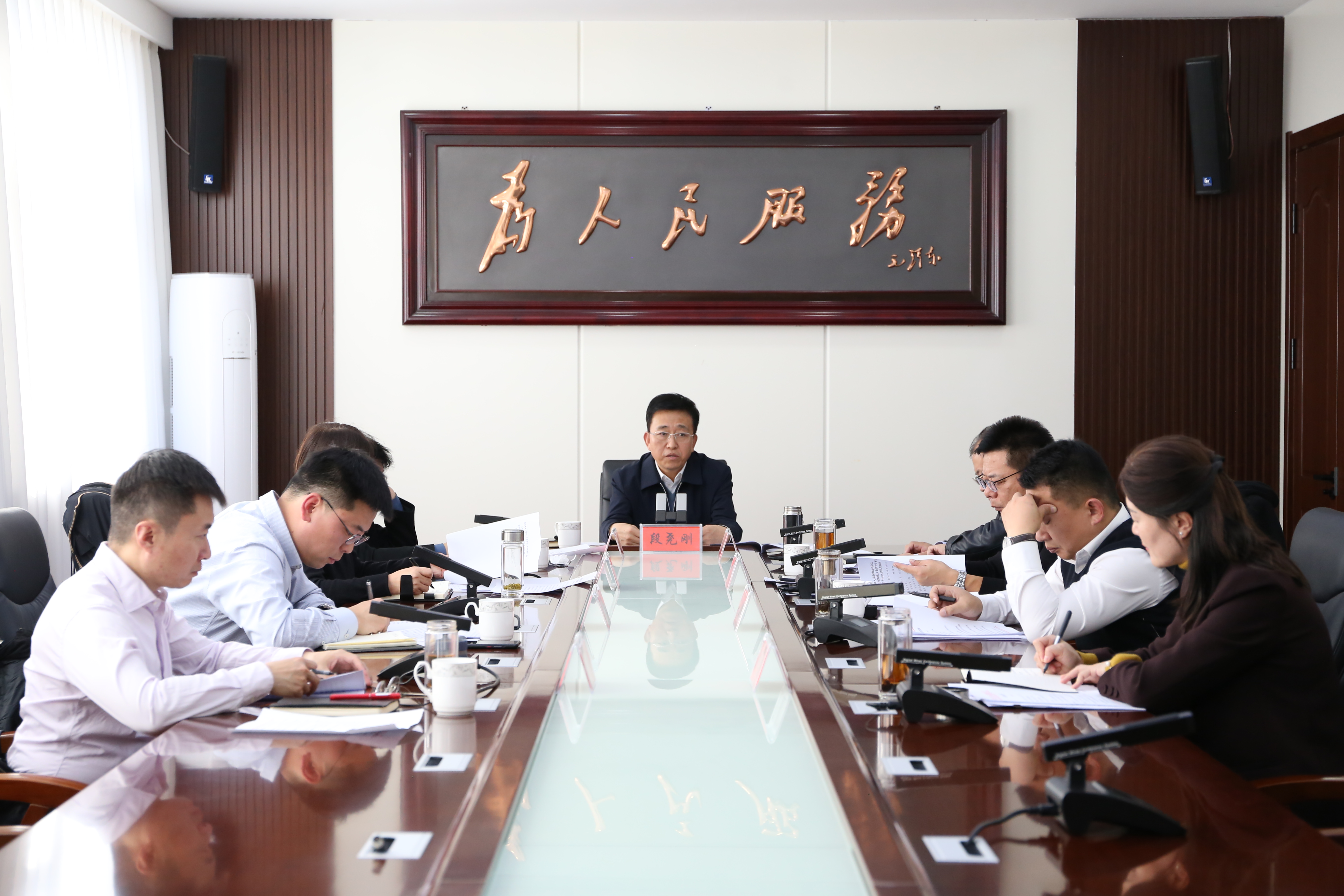 区委常委会召开会议