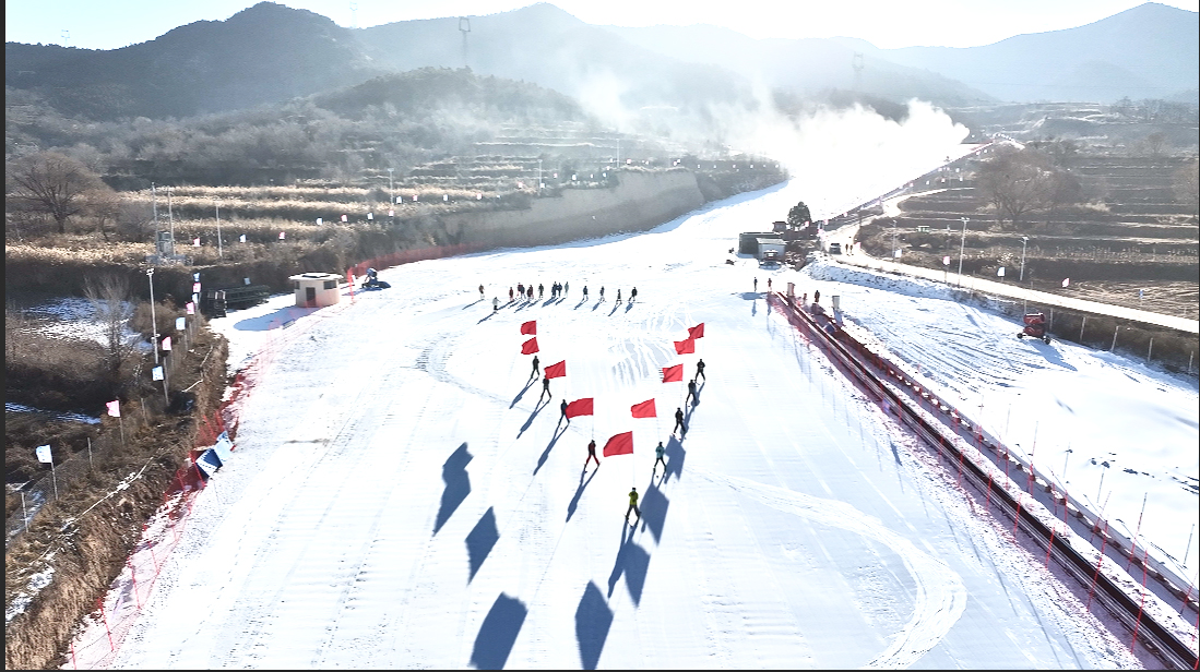 烟火诗画满婴城