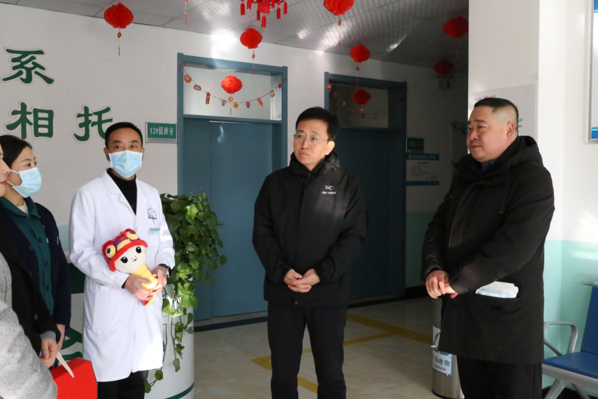 段尧刚走访慰问一线工作者