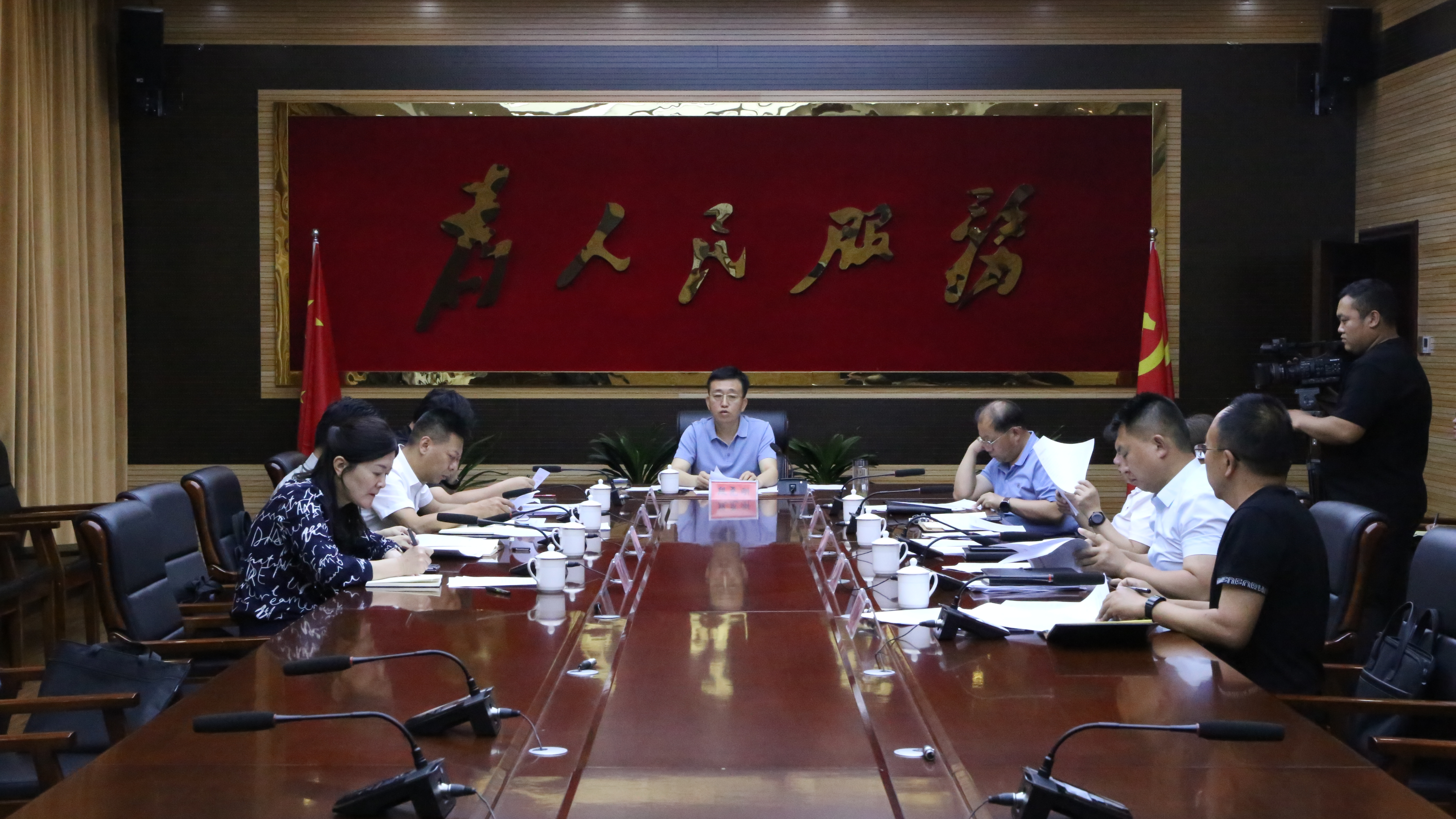 区委常委会召开会议