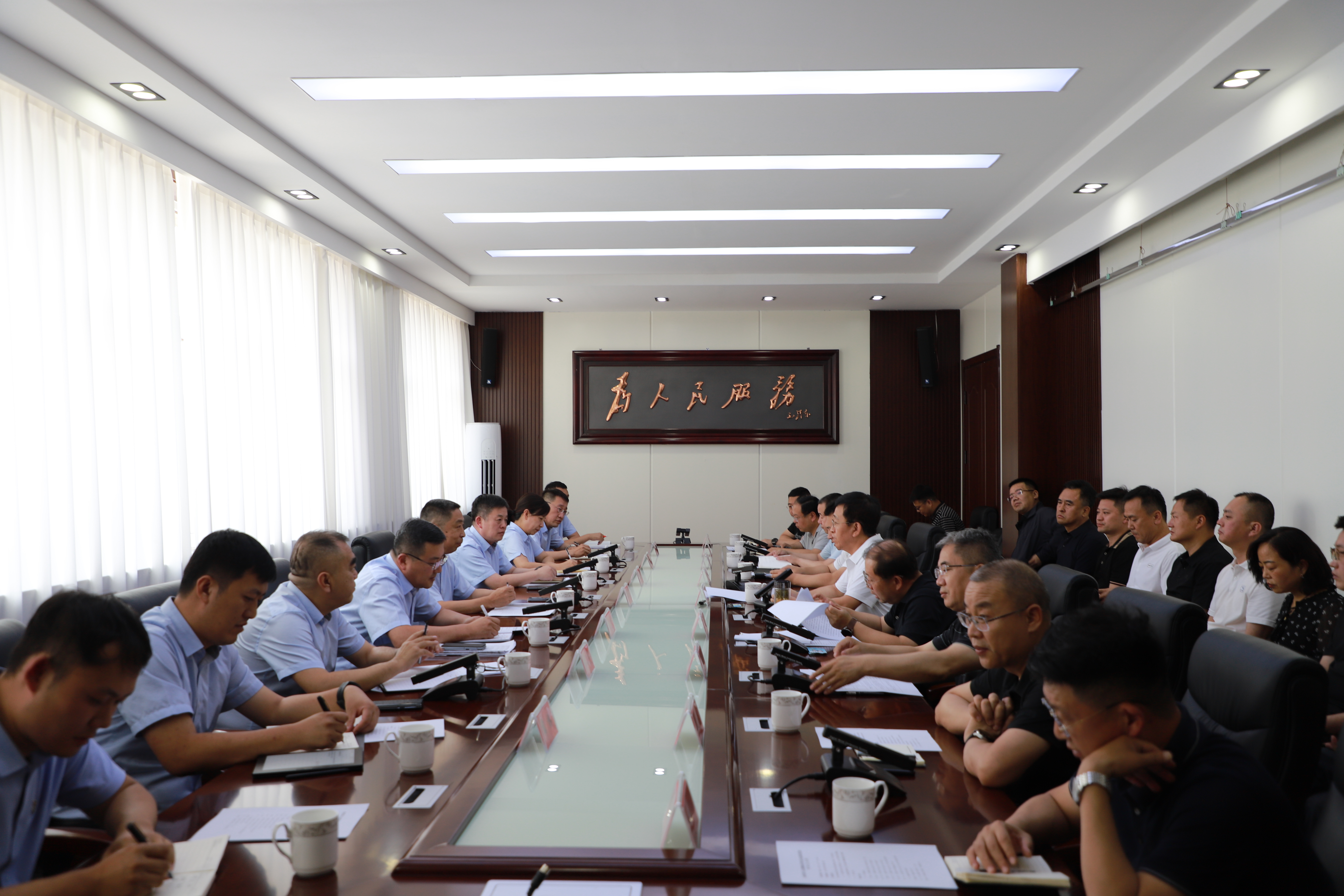 区委区政府与山西银行举行座谈会