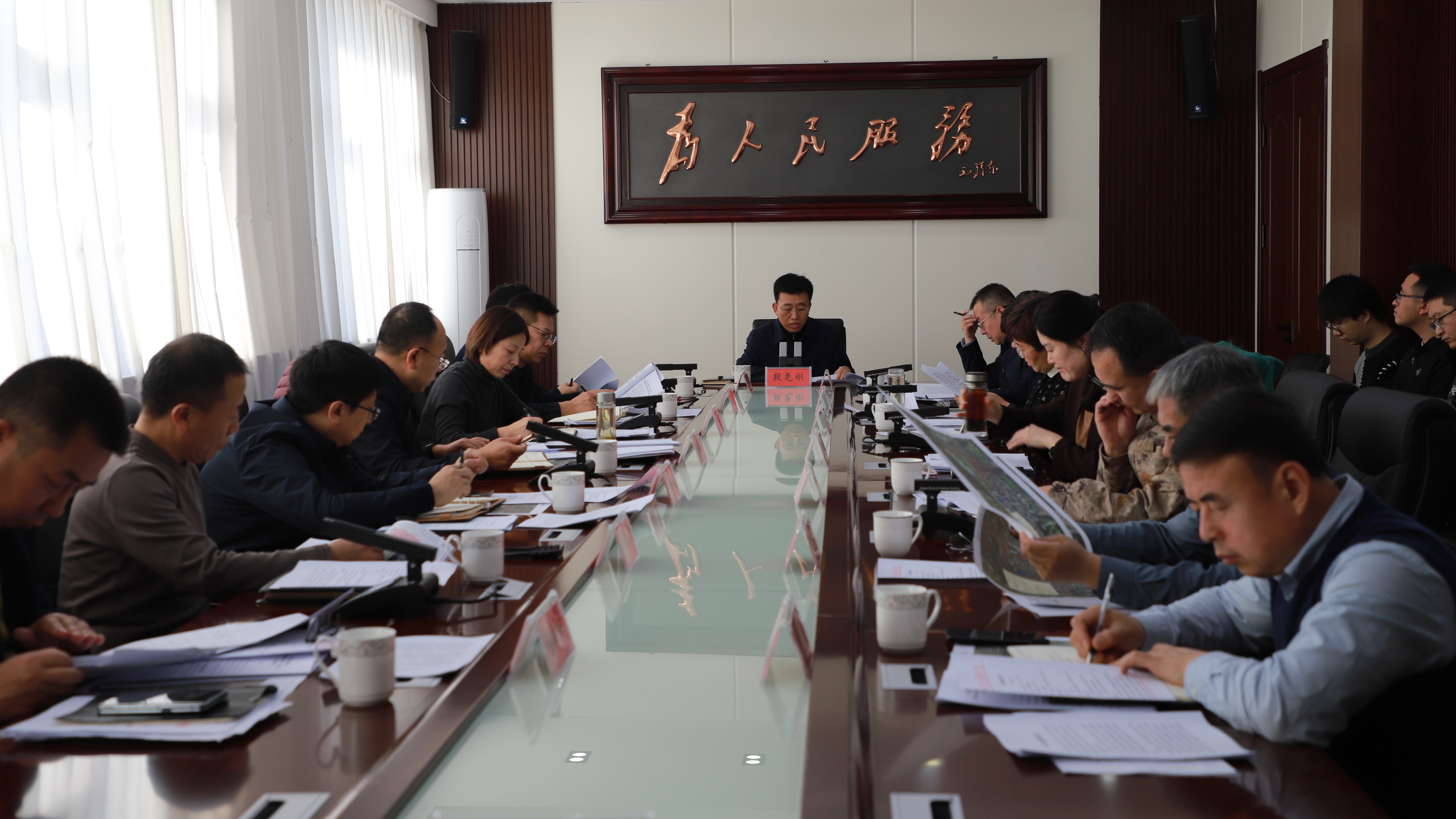 区委常委会召开会议