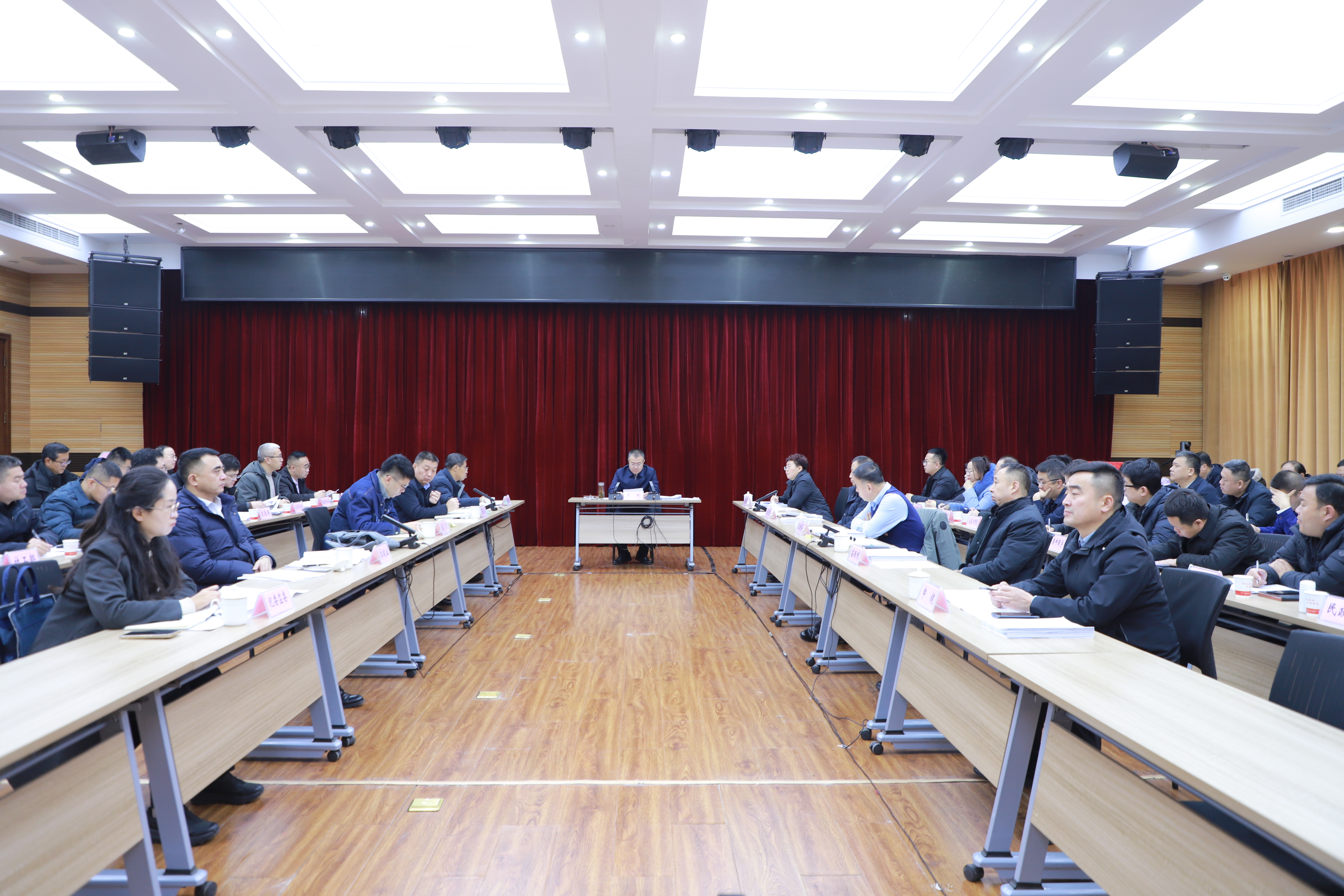 区政府召开第8次常务会议